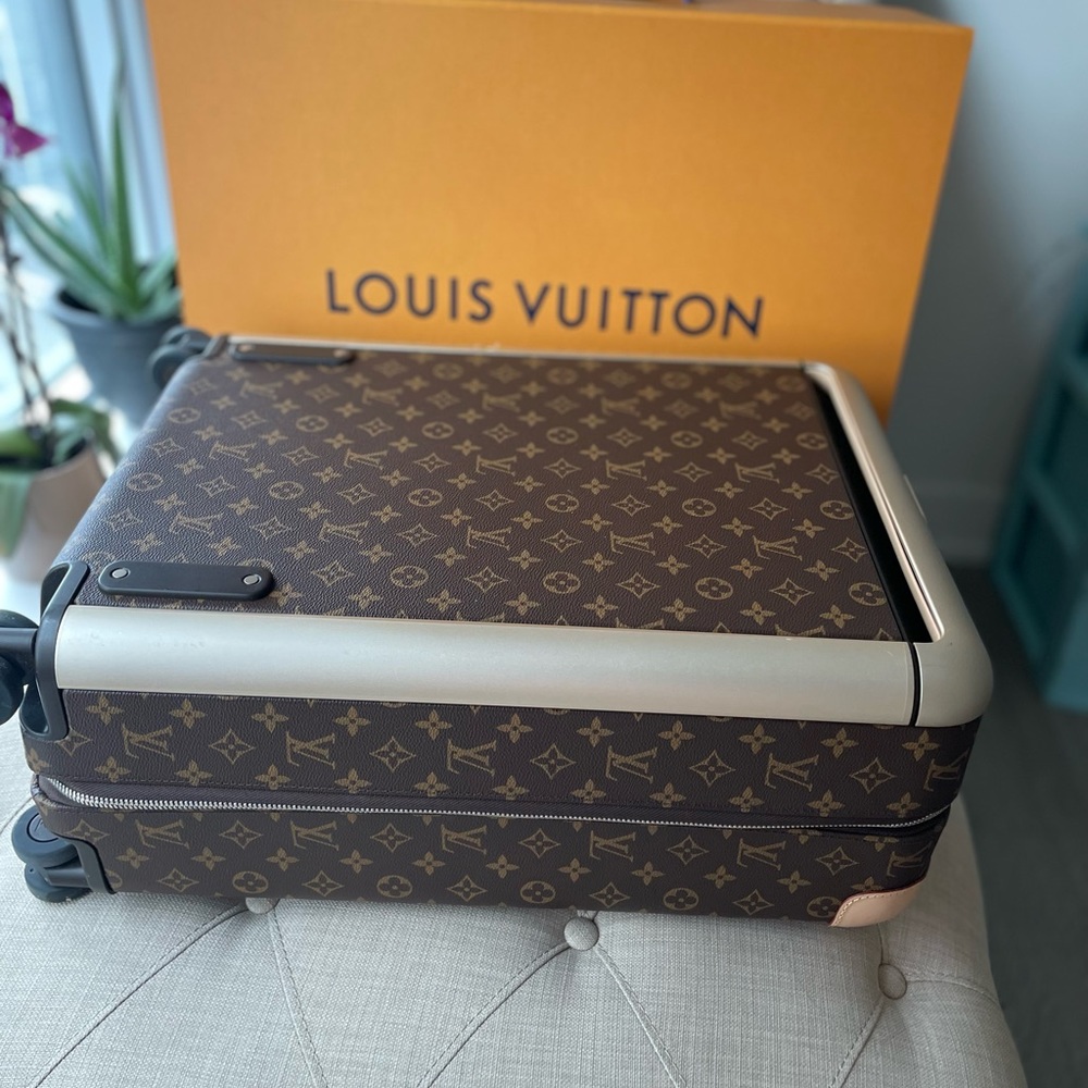 Louis Vuitton carry on - Picture 3 of 6